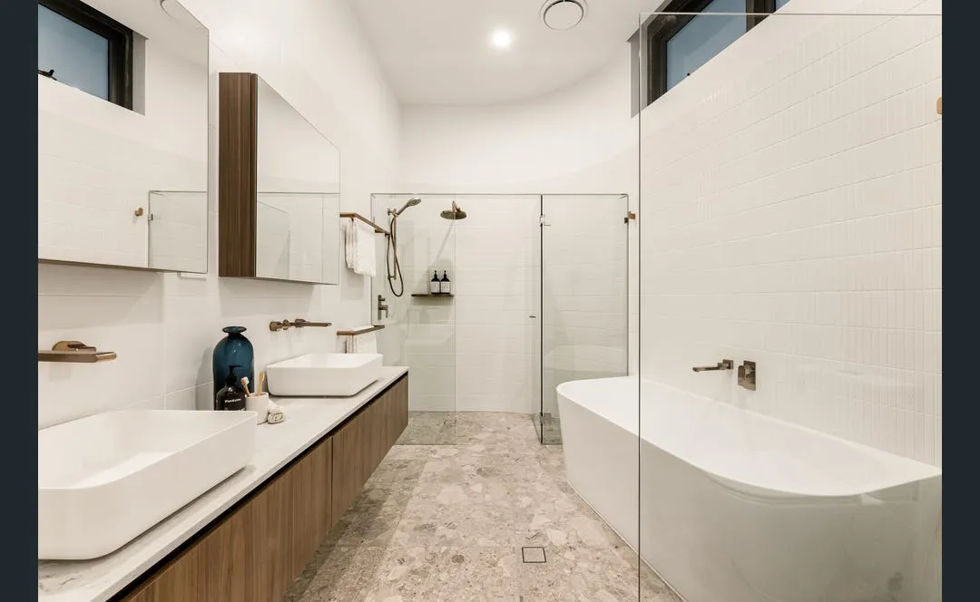 Cirrus Apartments image 4